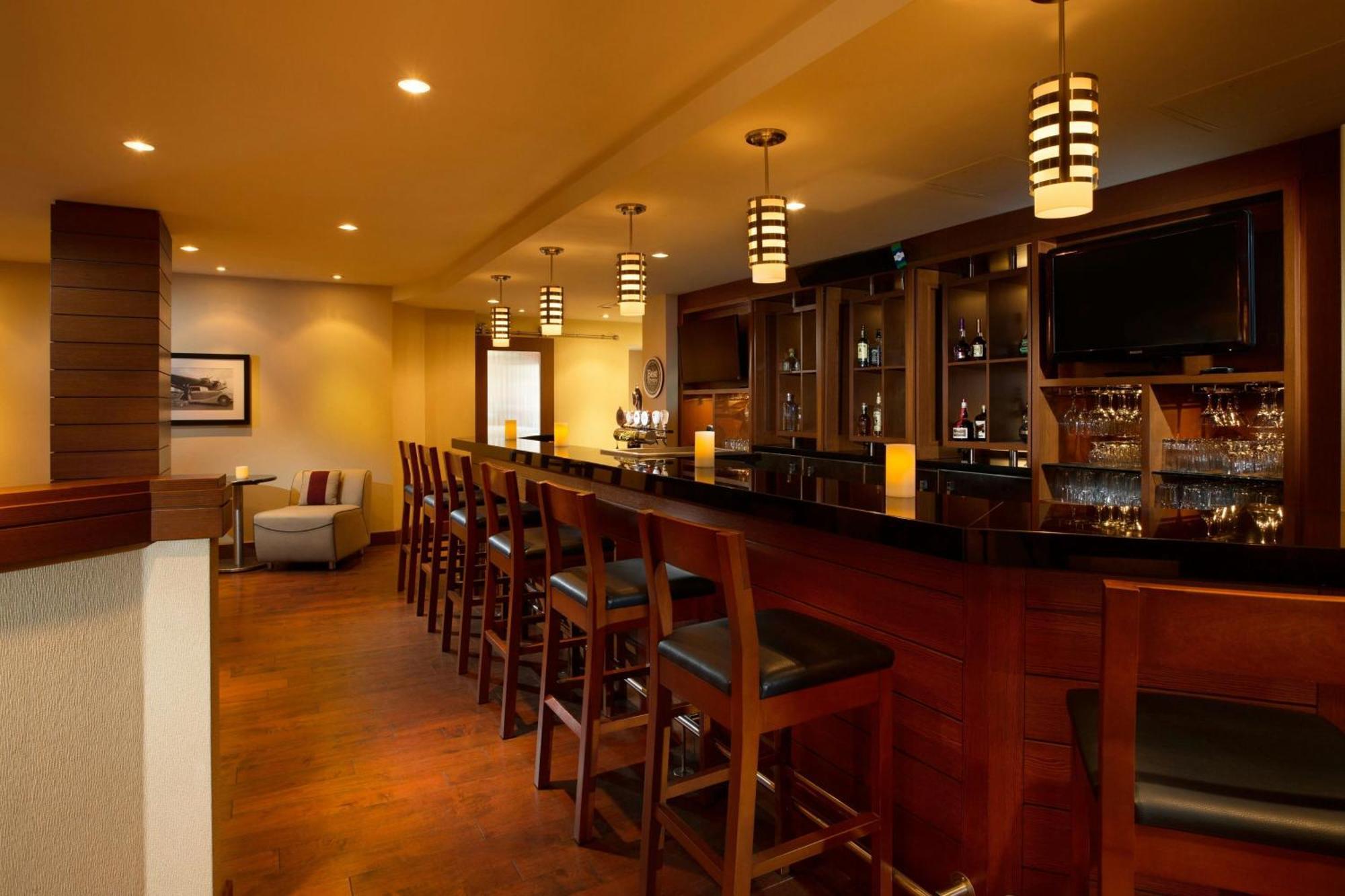 Four Points By Sheraton Hotel & Conference Centre Gatineau-Ottawa Exteriör bild